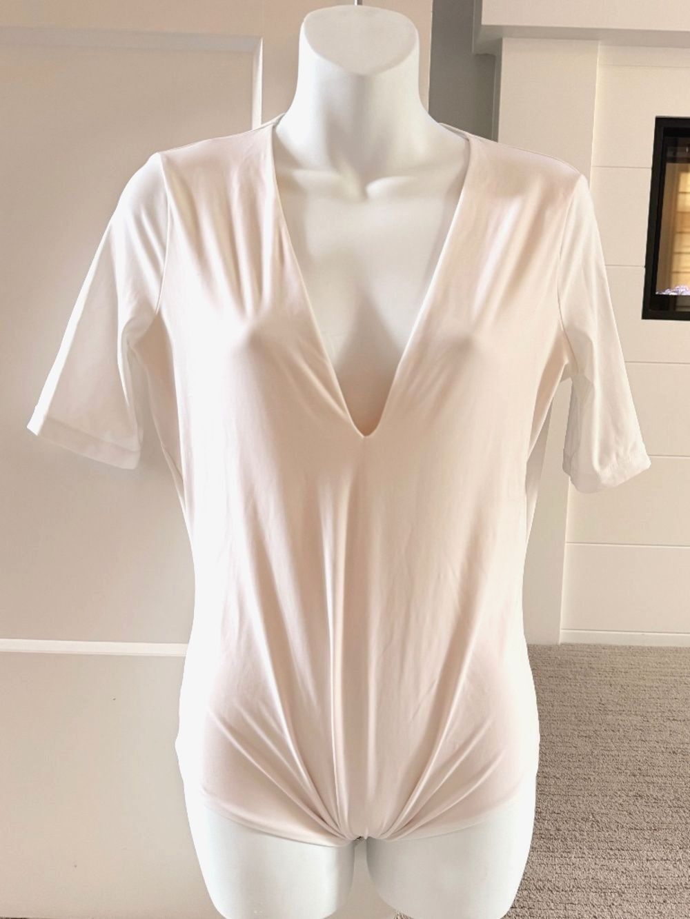 WOLFORD Gorgeous White Lined Deep V Bodysuit Sz M NWT $350!!